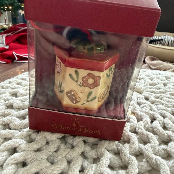 Villeroy & Boch Other - Villeroy & Boch Winter Bakery Gingerbread Box Porcelain Ornament - EUC